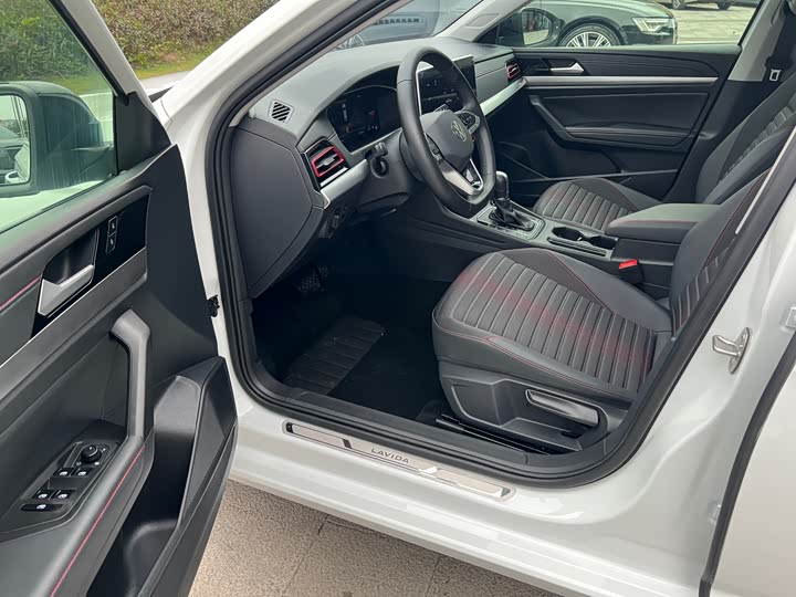 Фото 5 - Volkswagen Lavida