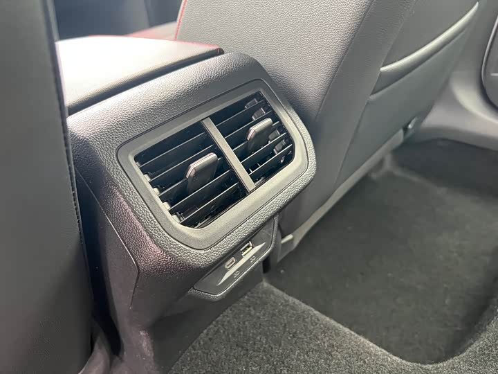 Фото 9 - Volkswagen Lavida