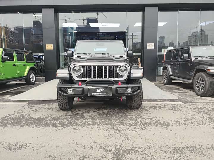 Фото 2 - Jeep Wrangler