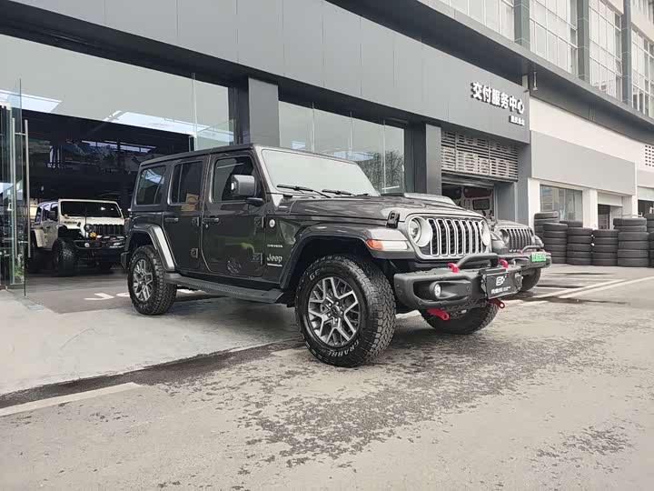 Фото 3 - Jeep Wrangler