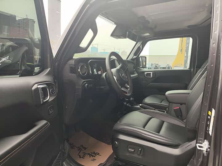 Фото 5 - Jeep Wrangler