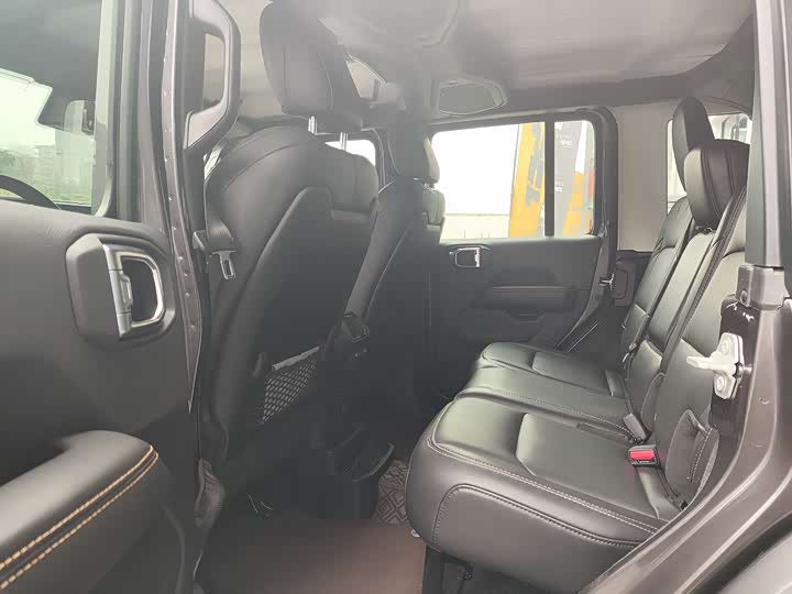 Фото 6 - Jeep Wrangler