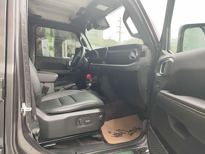 Фото 7 - Jeep Wrangler