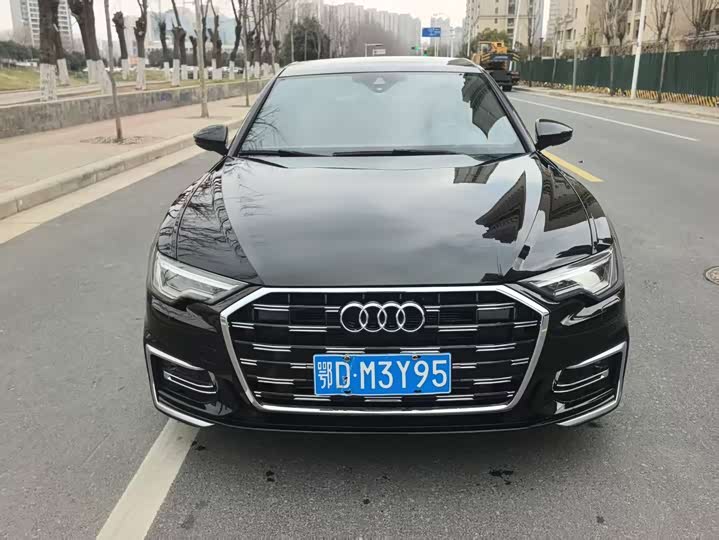 Фото 1 - Audi A6L