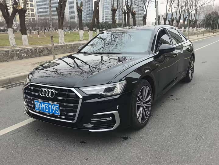 Фото 3 - Audi A6L