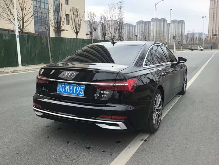 Фото 6 - Audi A6L