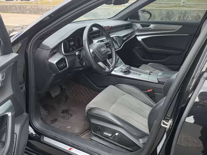 Фото 7 - Audi A6L