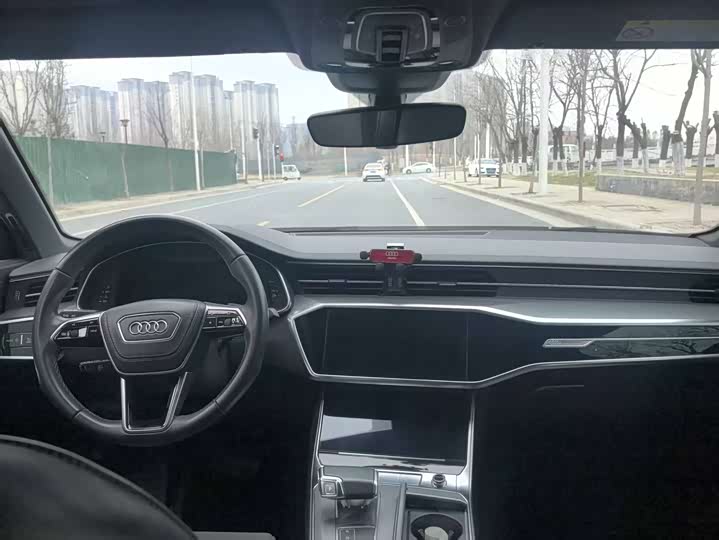 Фото 9 - Audi A6L