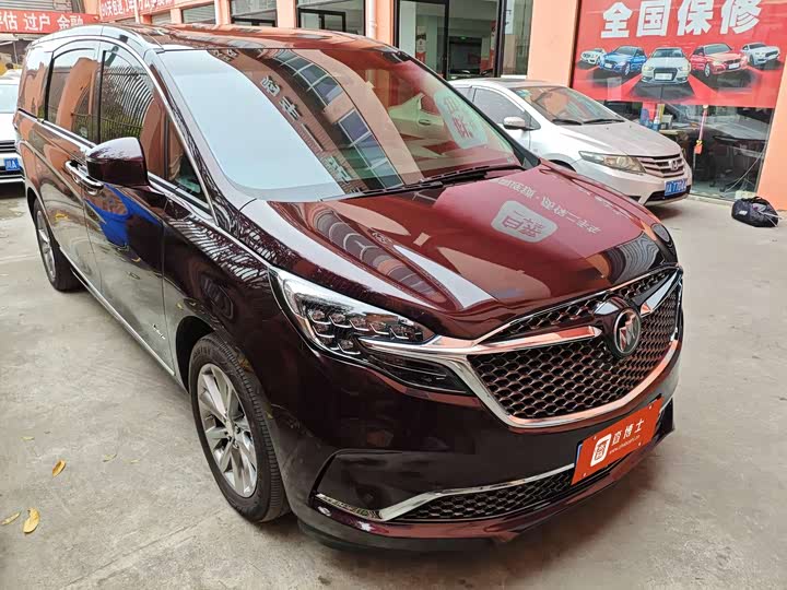 Фото 2 - Buick GL8 ES