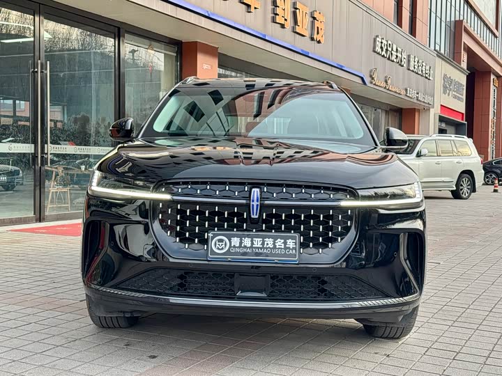 Фото 3 - Lincoln Nautilus