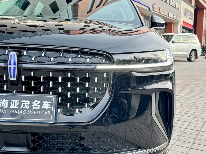 Фото 4 - Lincoln Nautilus