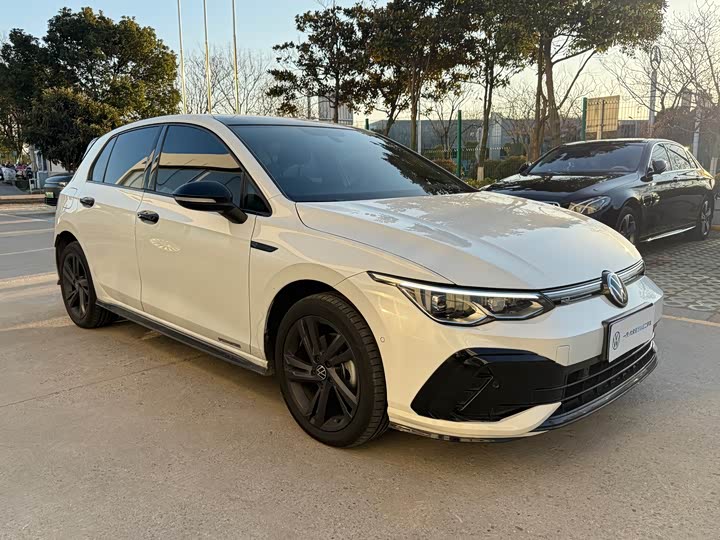 Фото 3 - Volkswagen Golf