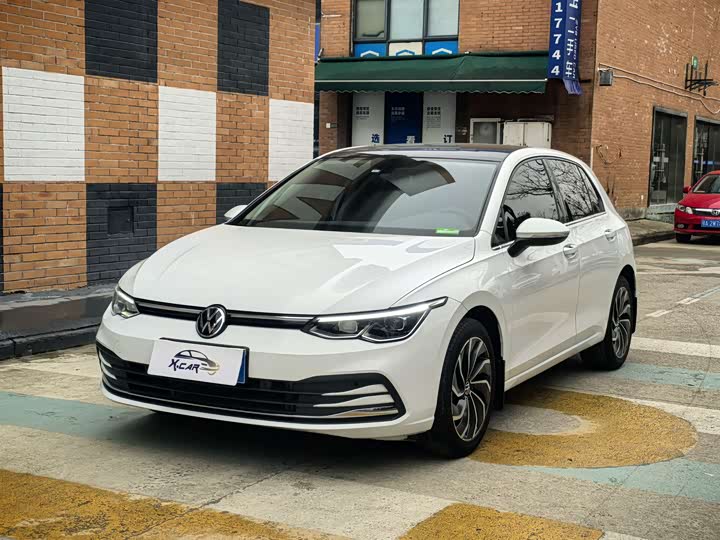 Фото 1 - Volkswagen Golf