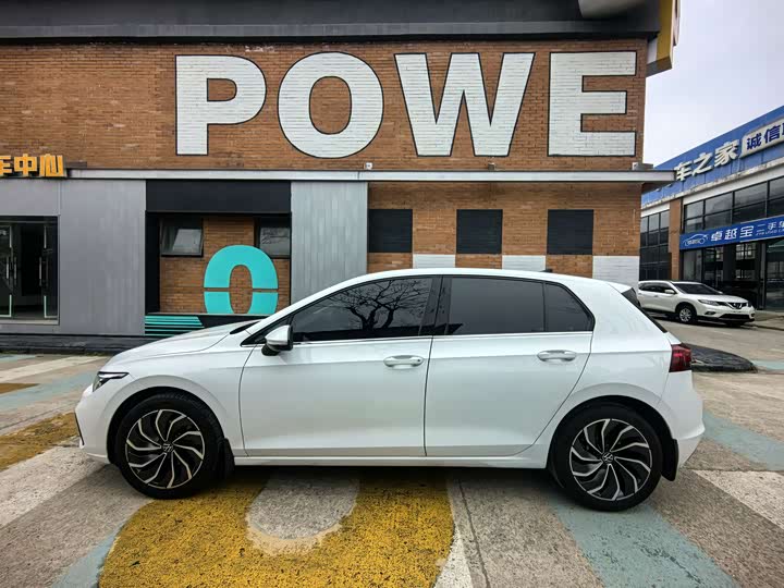 Фото 5 - Volkswagen Golf