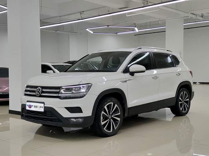 Фото 1 - Volkswagen Tharu