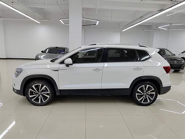 Фото 3 - Volkswagen Tharu