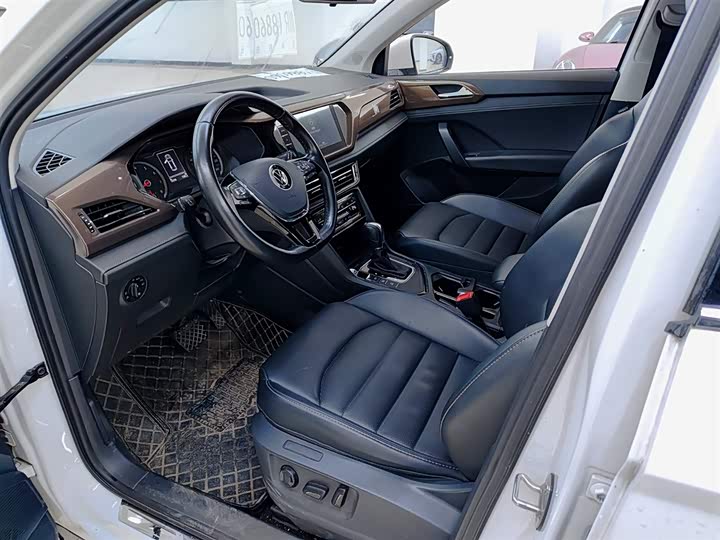 Фото 7 - Volkswagen Tharu