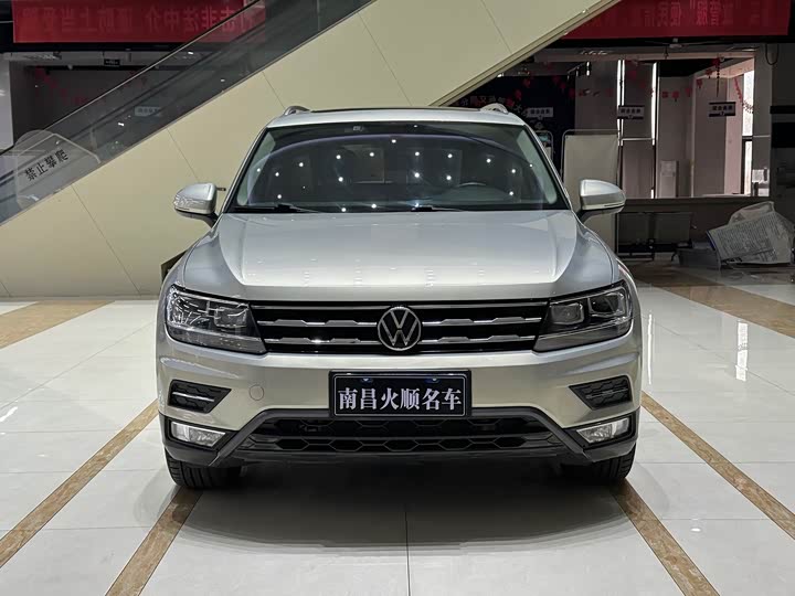 Фото 2 - Volkswagen Tiguan L Pro