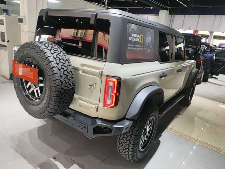 Фото 2 - Ford Bronco