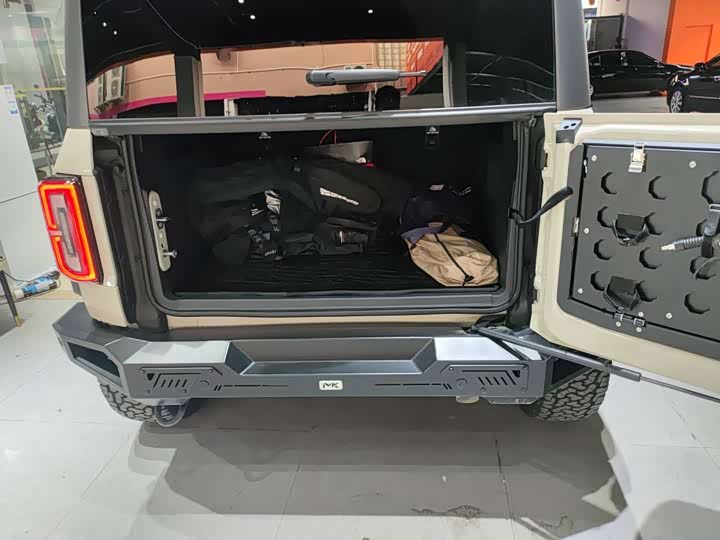 Фото 4 - Ford Bronco