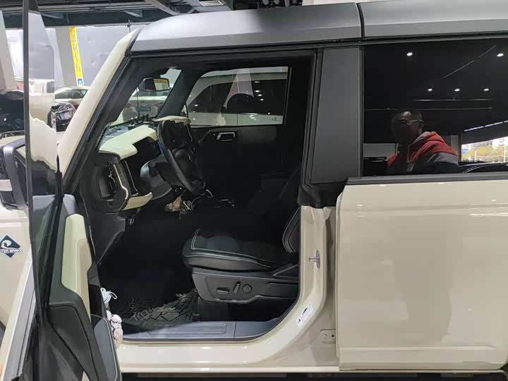 Фото 6 - Ford Bronco