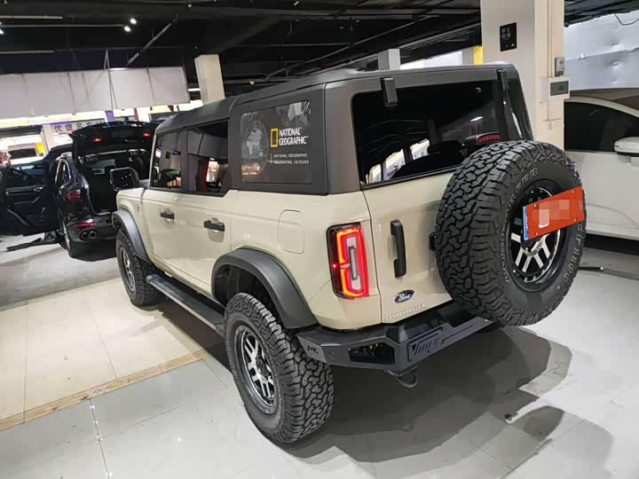 Фото 7 - Ford Bronco