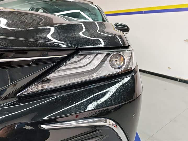 Фото 5 - Toyota Camry