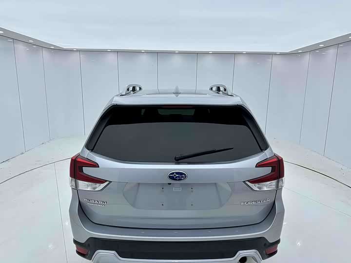 Фото 8 - Subaru Forester