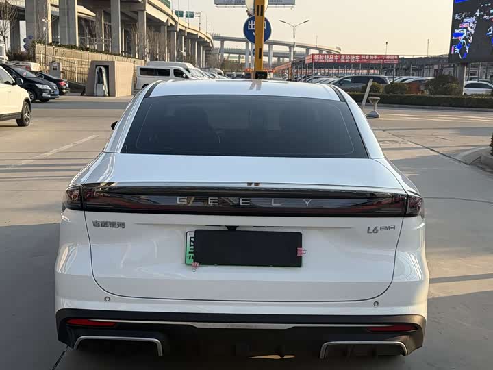 Фото 6 - Geely Galaxy L6