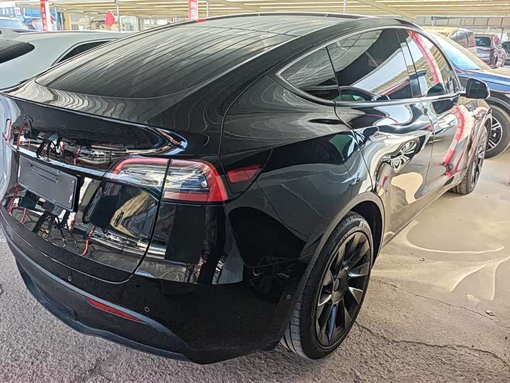 Фото 3 - Tesla Model Y