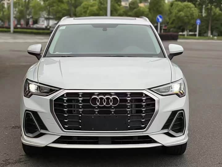 Фото 2 - Audi Q3