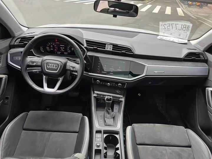 Фото 4 - Audi Q3