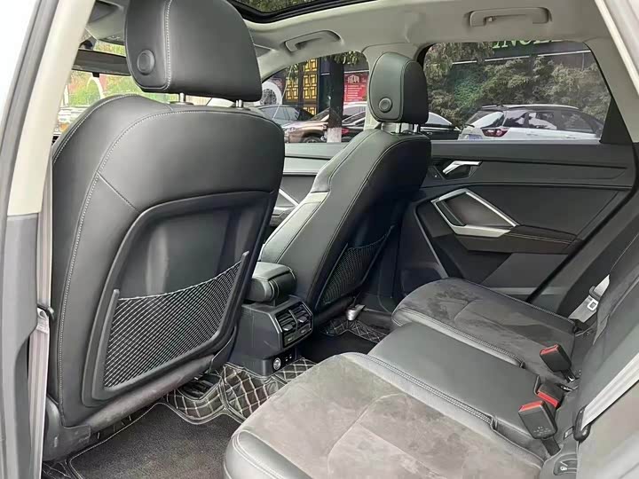 Фото 6 - Audi Q3