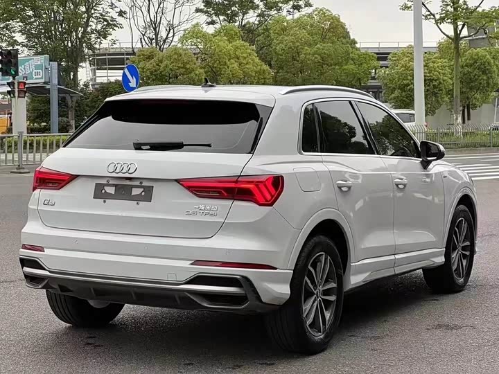 Фото 7 - Audi Q3