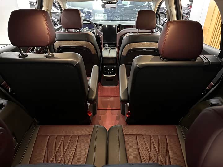 Фото 8 - Hongqi HS7