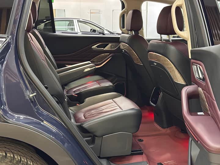 Фото 9 - Hongqi HS7