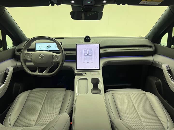 Фото 9 - Nio EC6