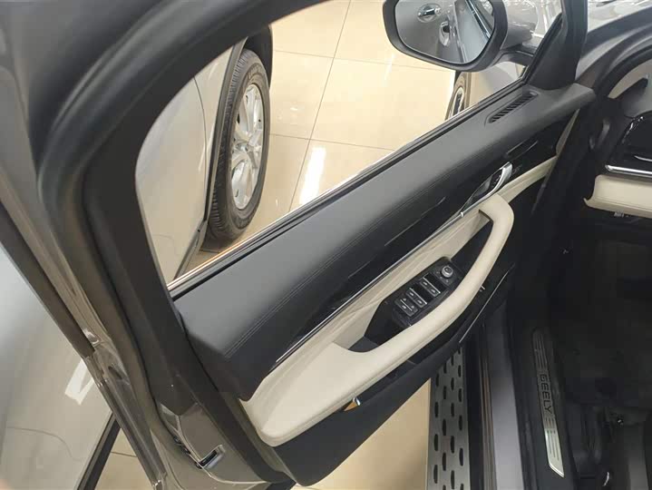 Фото 7 - Geely Monjaro