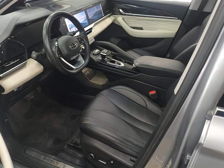 Фото 9 - Geely Monjaro