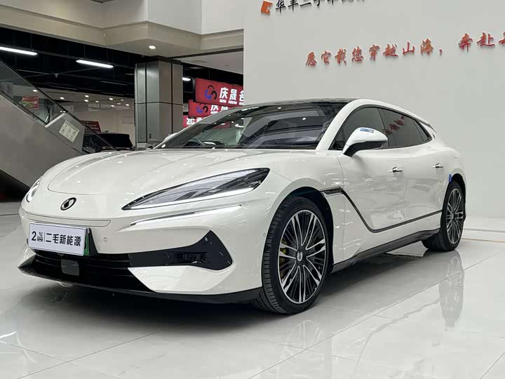 Фото 1 - Denza Z9GT