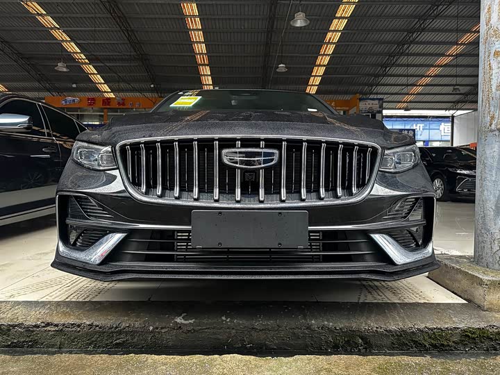 Фото 2 - Geely Preface