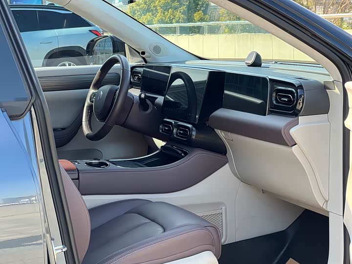 Фото 9 - Leapmotor C11