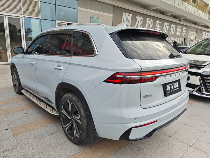 Фото 2 - Geely Monjaro