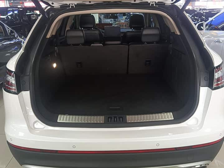 Фото 4 - Lincoln Nautilus