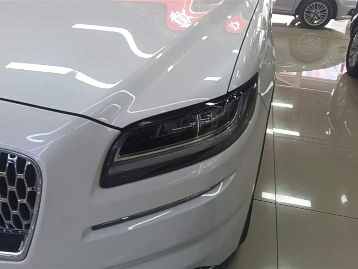 Фото 5 - Lincoln Nautilus