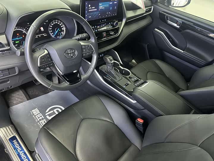 Фото 9 - Toyota Highlander