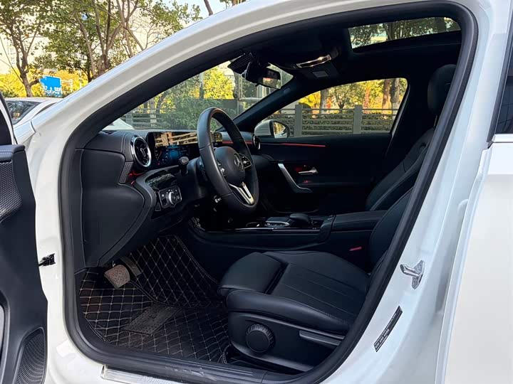 Фото 4 - Mercedes-Benz A-Class