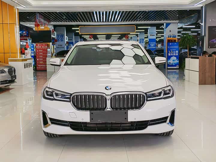 Фото 2 - BMW 5 Series