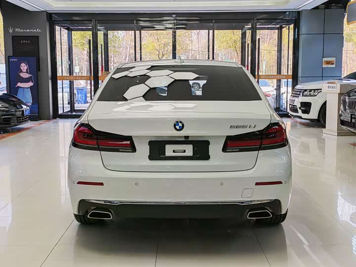 Фото 5 - BMW 5 Series