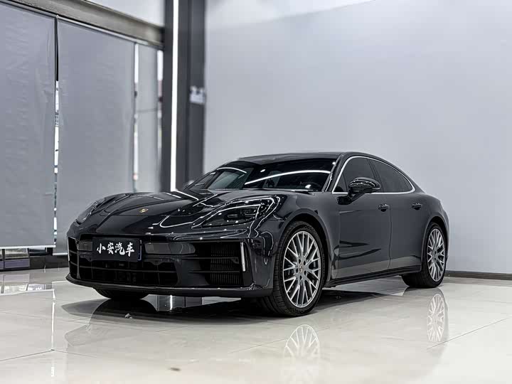 Фото 3 - Porsche Panamera